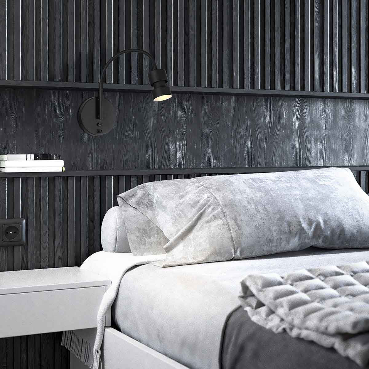 Applique murale noire en métal avec port USB et bras flexible – H33 cm