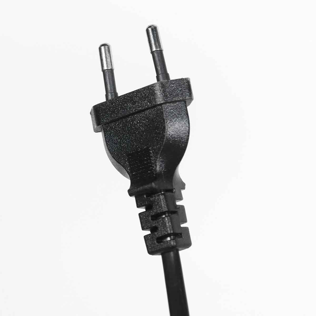 Lampadaire en métal noir avec bras courbé et abat-jour cylindrique – H165 cm