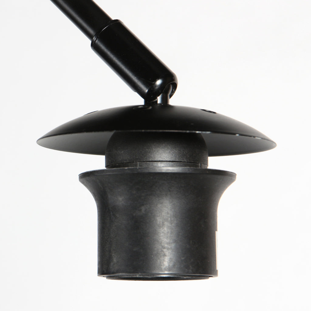 Lampe sur pied noire avec abat-jour en bambou tressé et bras arqué – H193 cm