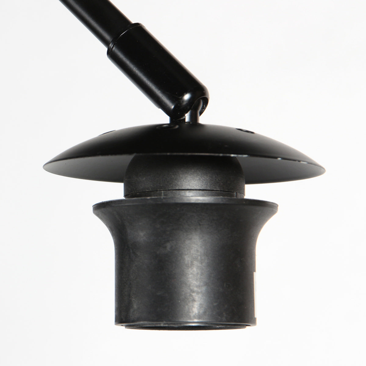 Lampadaire arqué en métal noir abat-jour rotin naturel – H193 cm