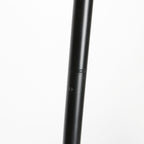 Lampadaire arqué en métal noir abat-jour rotin naturel – H193 cm