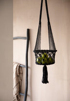 Suspension plante macramé noir en coton tressé avec franges – H100 cm