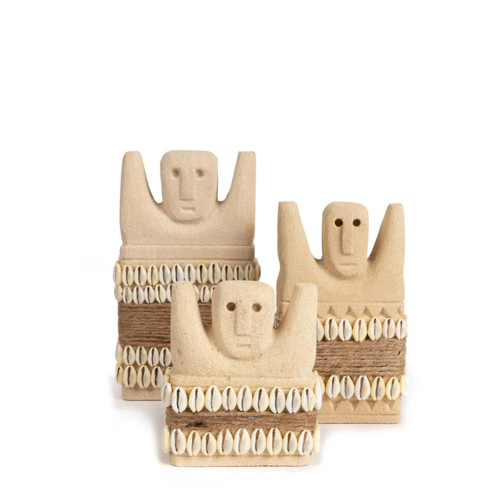 Statuette pierre de Sumba en grès beige motif coquillages
