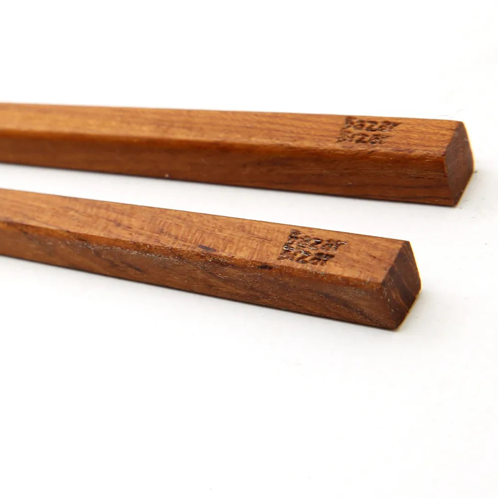 Baguettes réutilisables en bois de teck naturel