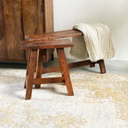 Banc en bois recyclé brun foncé pieds évasés look vintage – 45x20 cm