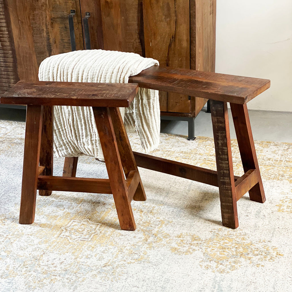 Banc en bois recyclé brun au look industriel rustique – 85x20 cm