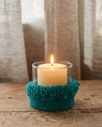 Photophore en verre avec manchon tissé turquoise à franges – H15 cm