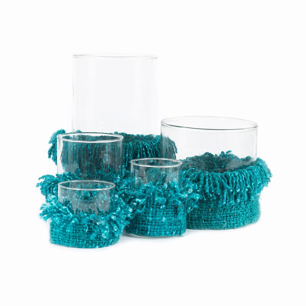 Photophore en verre avec manchon tissé turquoise à franges – H15 cm