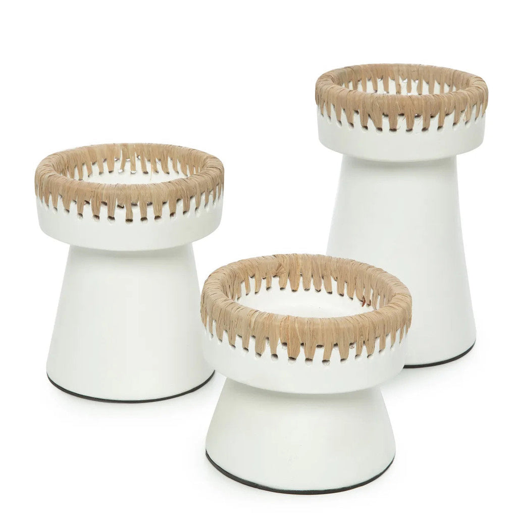 Porte-bougie en terre cuite blanche finition raphia naturel – H16 cm