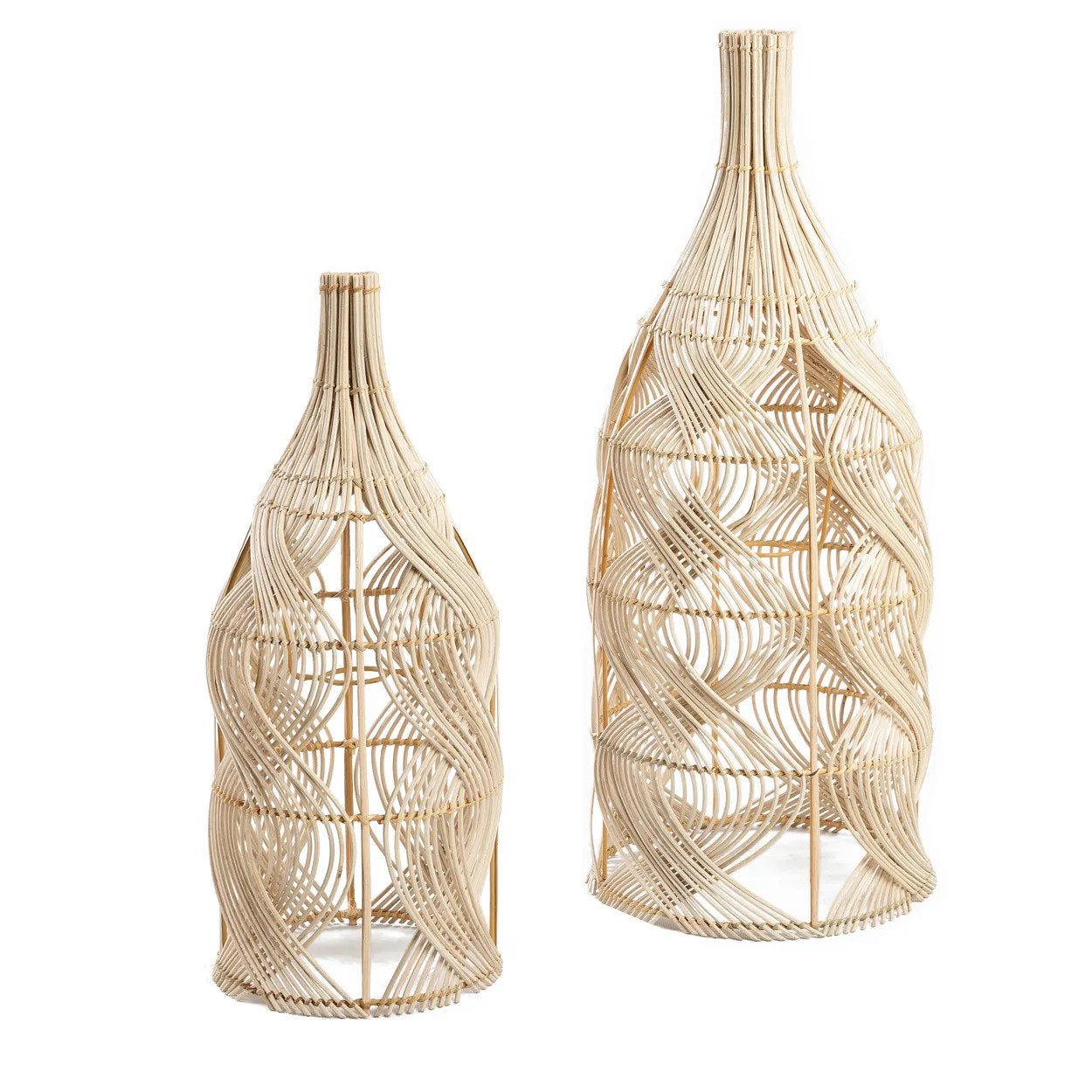 Suspension en rotin naturel tressé forme bouteille ondulée – H70 cm