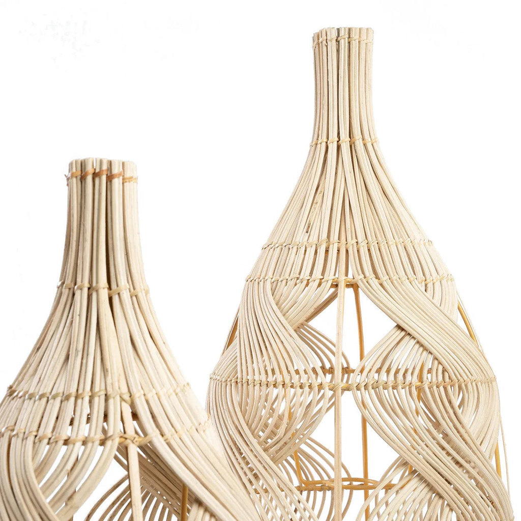 Suspension en rotin naturel tressé forme bouteille ondulée – H70 cm