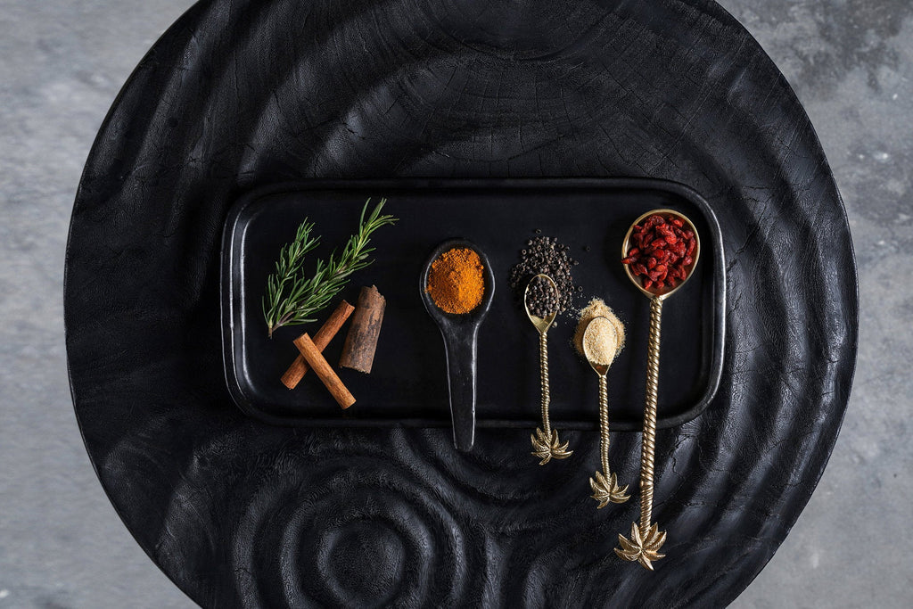 Assiette rectangulaire en terre cuite – Noir mat