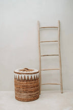 Échelle décorative en teck naturel – Structure asymétrique – H165 cm
