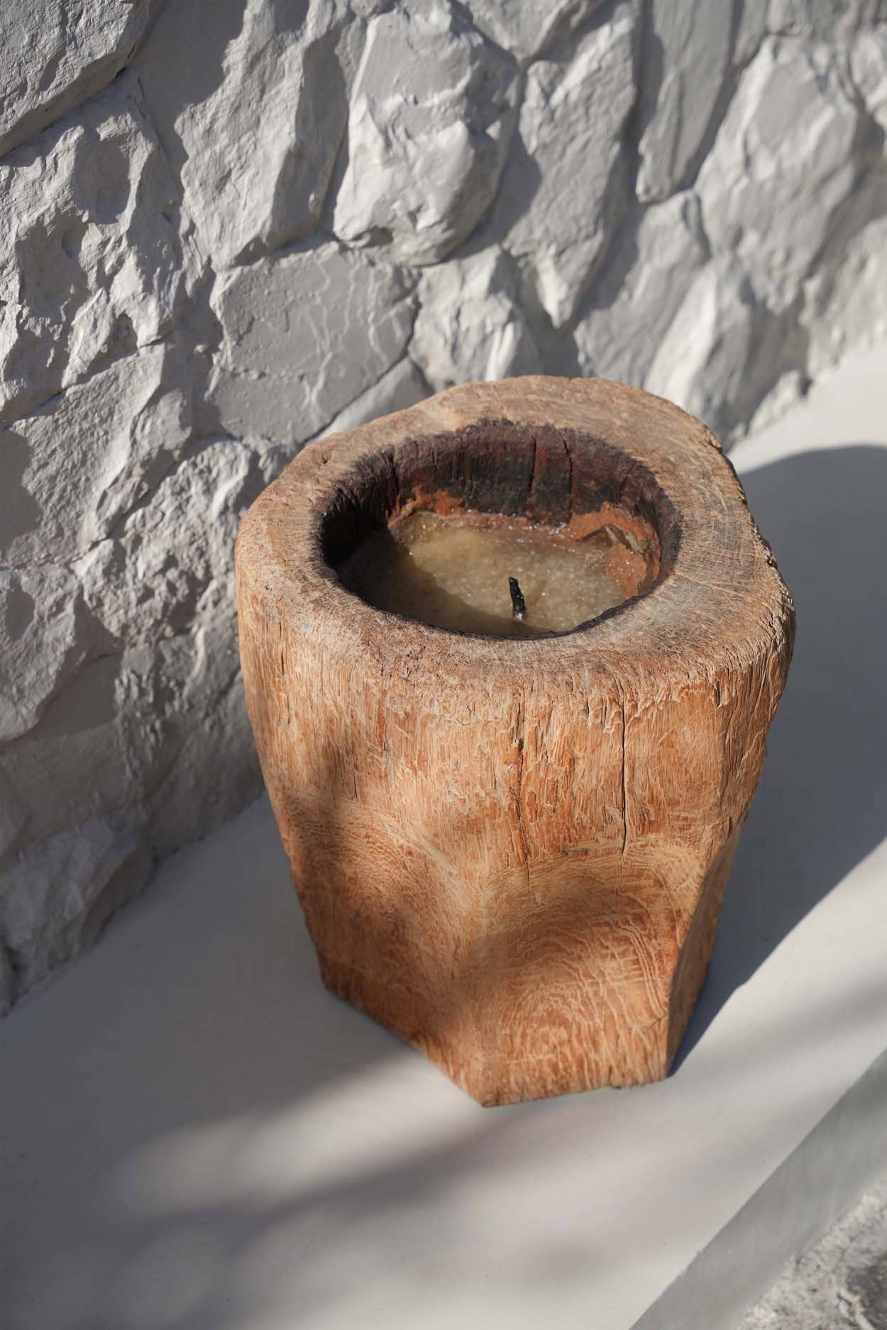 Bougie tronc en bois brut naturel aspect rustique