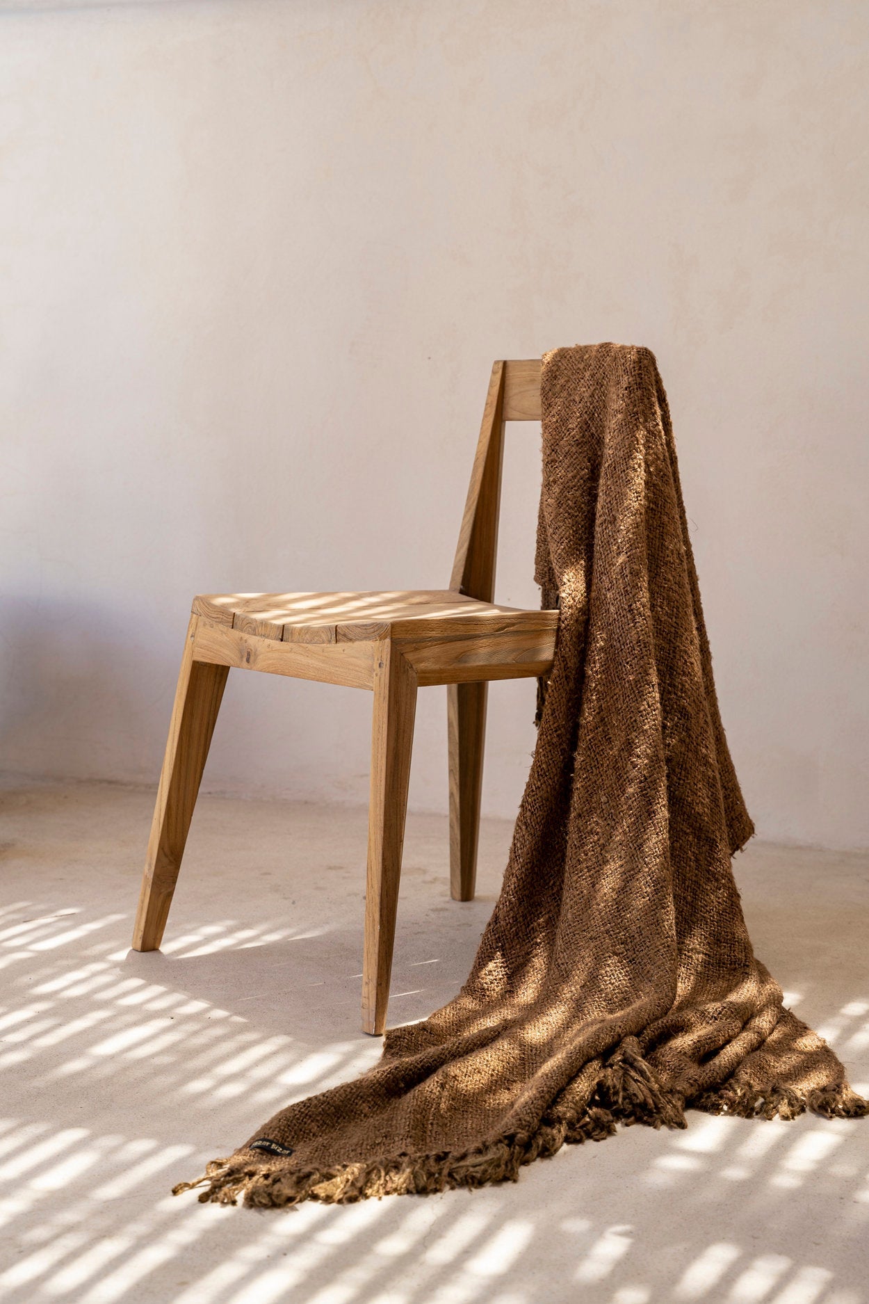 Chaise de salle à manger en teck recyclé naturel pour intérieur et extérieur