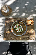 Assiette en grès émaillé dégradé brun et gris moucheté artisanale
