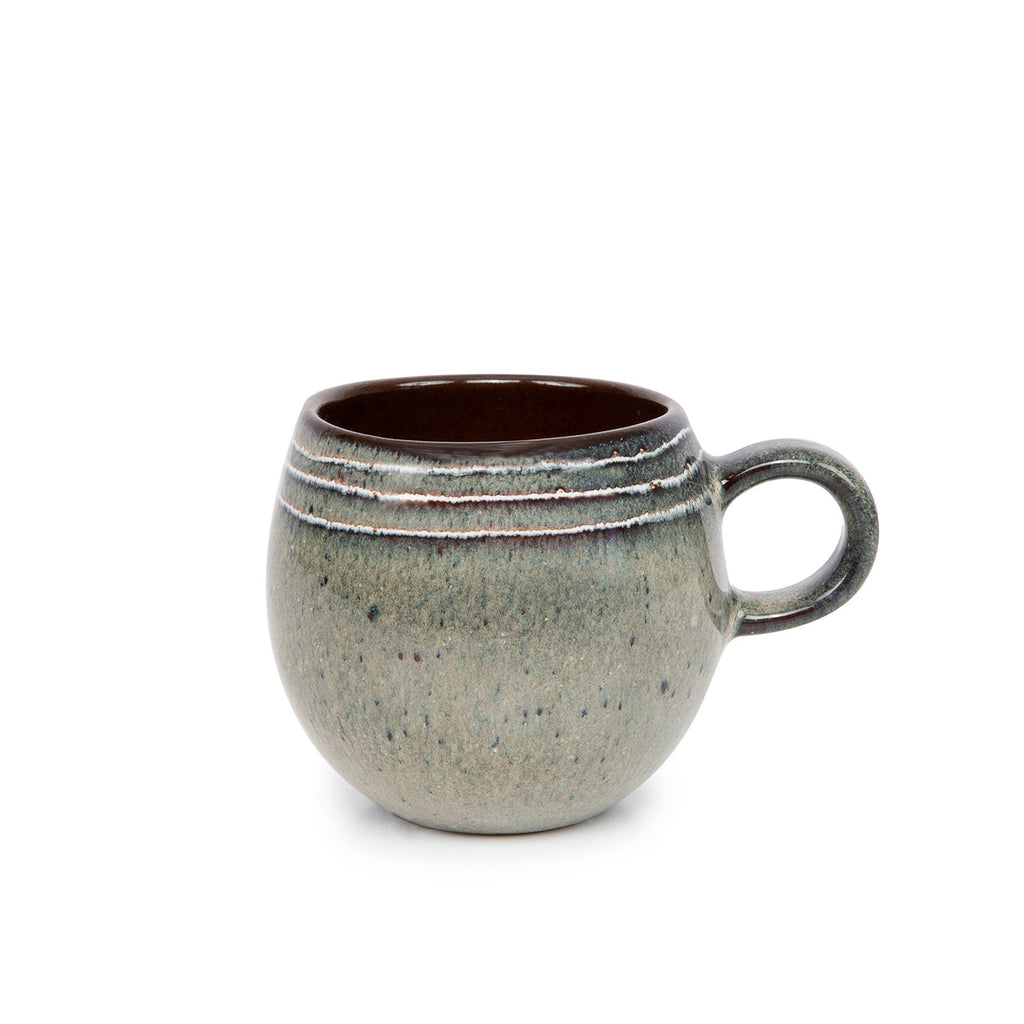 Mug en grès artisanal vert sauge moucheté intérieur brun