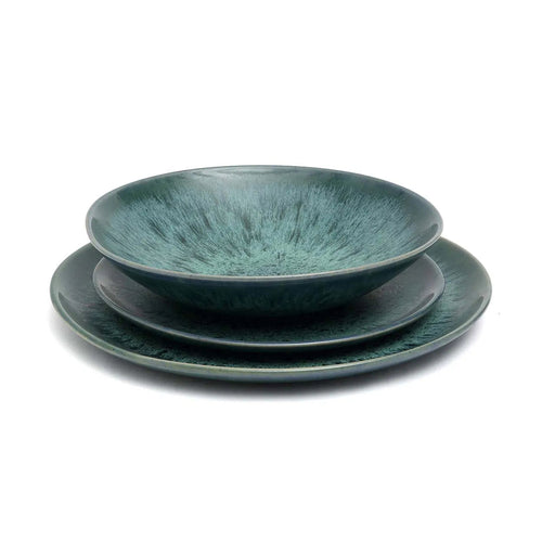 Assiette en grès émaillé vert teal effet moucheté halo radial