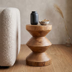Table d’appoint en teck massif forme sablier finition naturelle – H45 cm