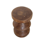 Table d’appoint en teck massif forme sablier finition naturelle – H45 cm