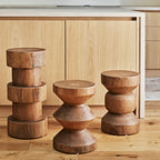 Table d’appoint en teck massif forme sablier finition naturelle – H45 cm