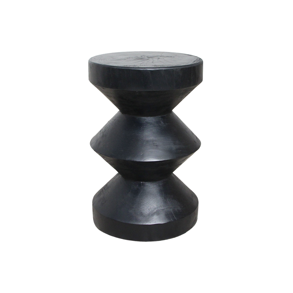 Table d’appoint en teck noir forme sablier sculptée – H45 cm