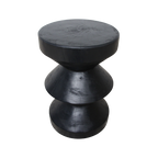 Table d’appoint en teck noir forme sablier sculptée – H45 cm