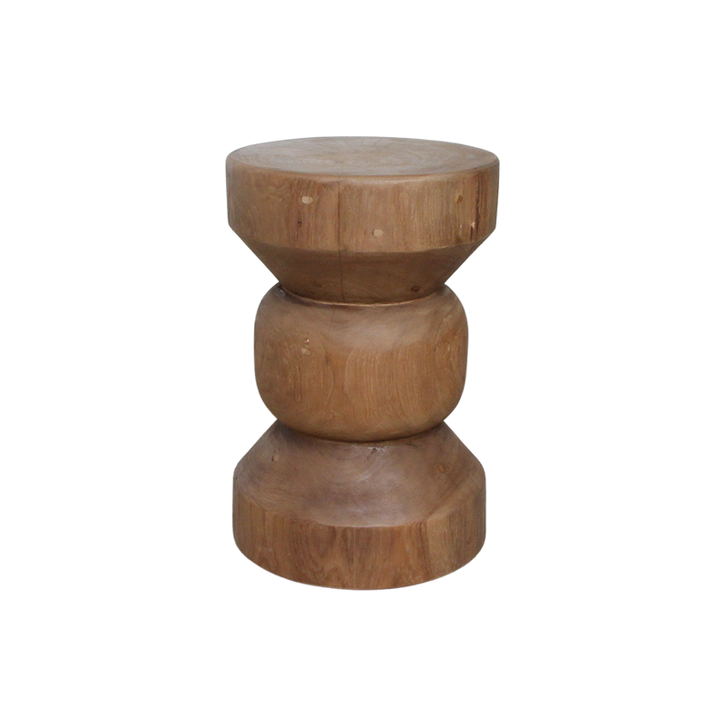 Tabouret en teck massif forme totem finition bois naturel – H45 cm