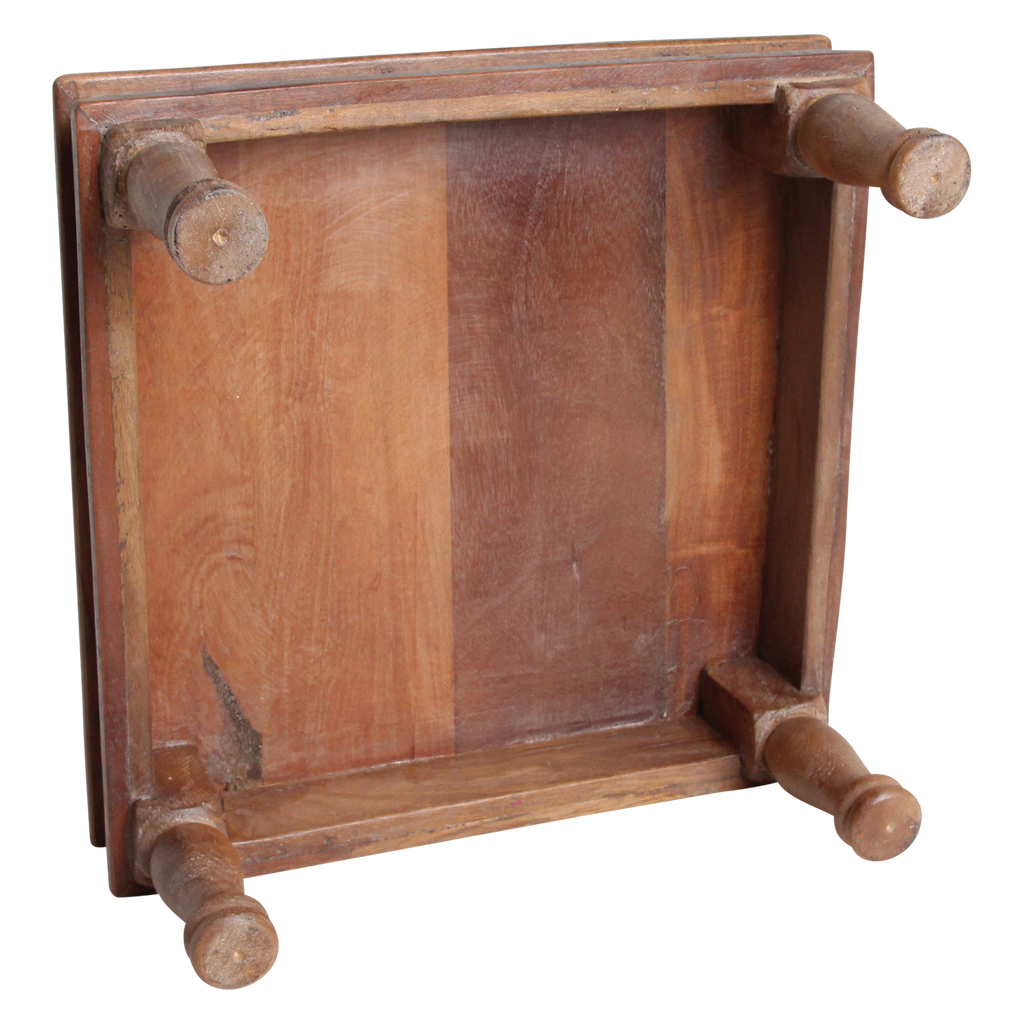 Table basse carrée en bois recyclé brun avec pieds tournés – 33x33 cm