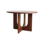 Table ronde en bois massif brun pied sculptural croisé – Ø120 cm