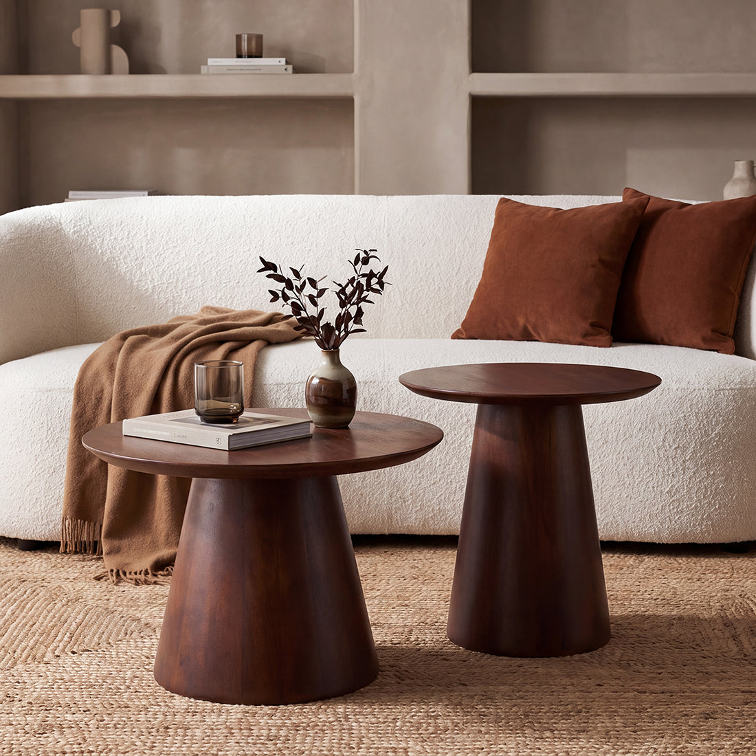 Table d’appoint ronde en bois de manguier brun conique – Ø55 cm