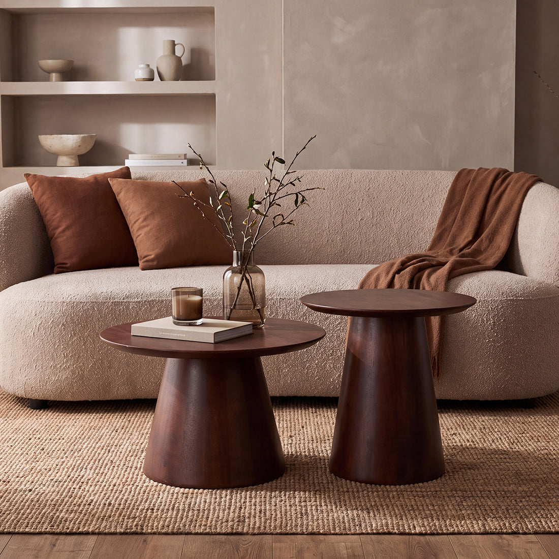 Table d’appoint ronde en bois de manguier brun conique – Ø55 cm