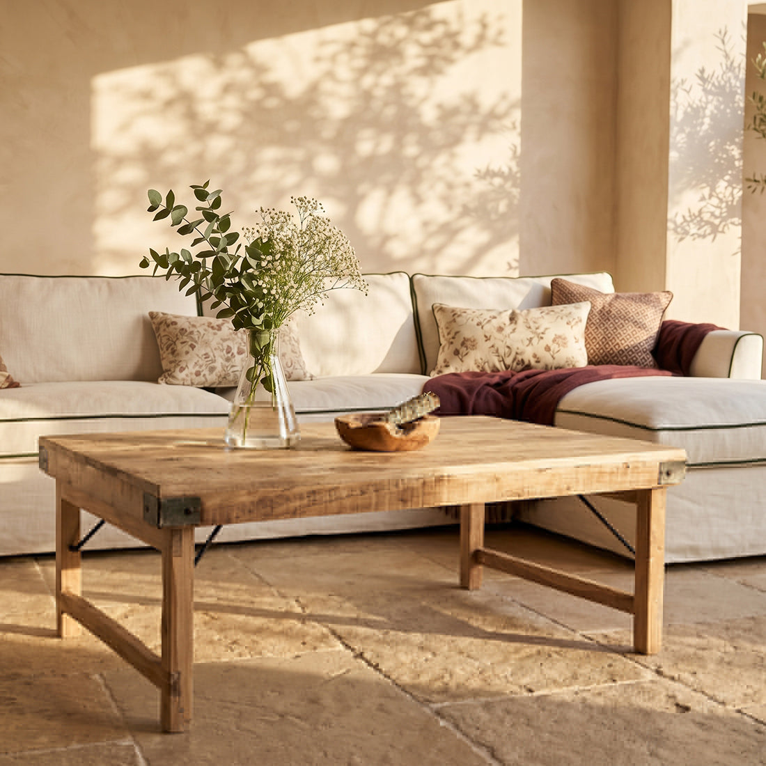 Table basse rectangulaire en bois naturel avec renforts métalliques – 120x75 cm