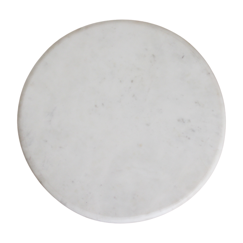 Table d’appoint ronde en marbre blanc et bois clair sculpté – H50 cm