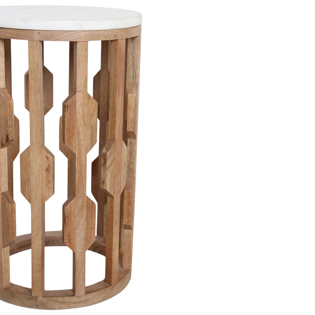 Table d’appoint marbre blanc et bois sculpté ajouré – Ø40 cm