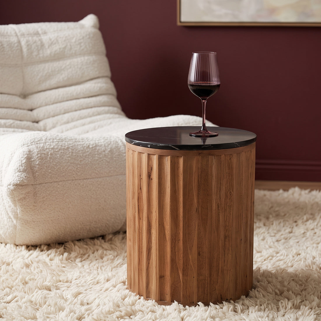 Table d’appoint ronde en bois cannelé et marbre noir – Ø40 cm