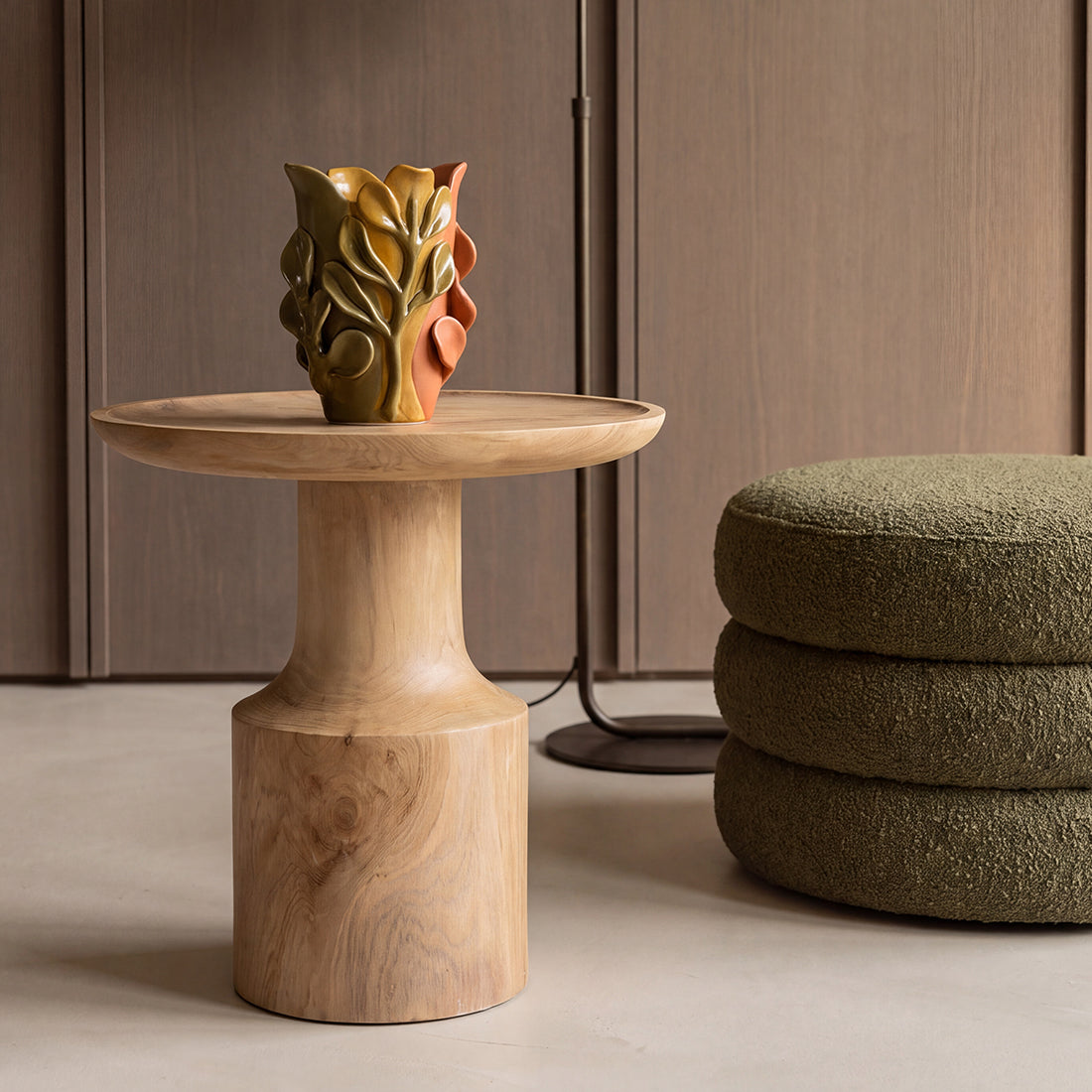 Table d'appoint ronde en teck naturel sculptural – 50x50 cm