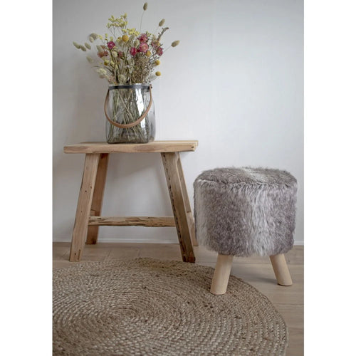 Banc en teck massif 50x25 cm avec assise en fourrure grise et pieds en bois clair