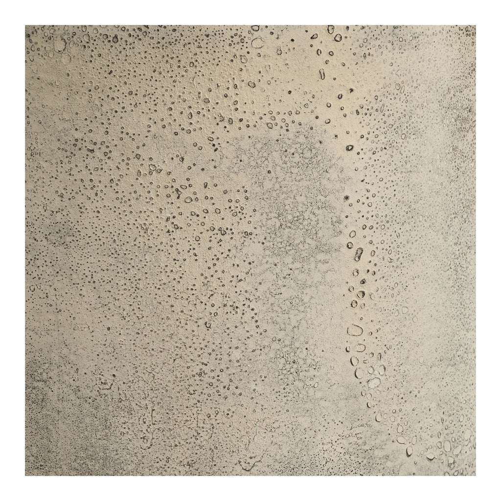 Surface beige texturée effet béton avec gouttelettes deau, cache-pots métal lot de 2