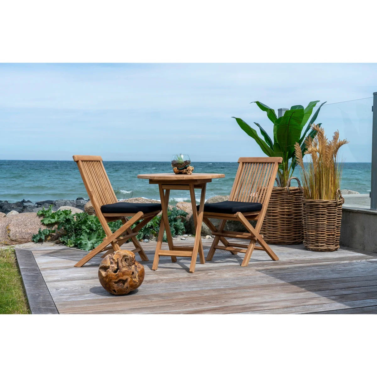 Chaise pliante en teck avec coussin noir et lattes verticales, lot de 2