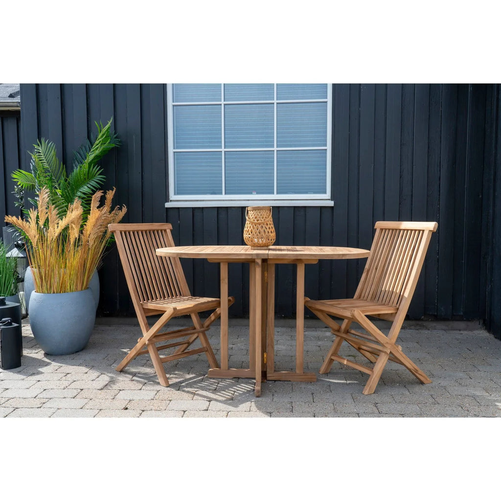 Table ronde pliante en teck brun clair avec 2 chaises pliantes assorties