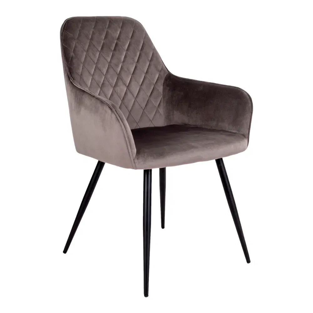 Paire de chaises de salle à manger en velours taupe matelassé avec pieds en métal noir
