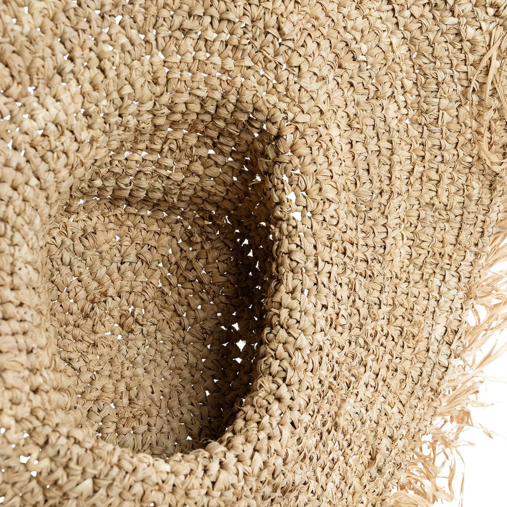 Chapeau large bord en raphia naturel tressé frangé beige