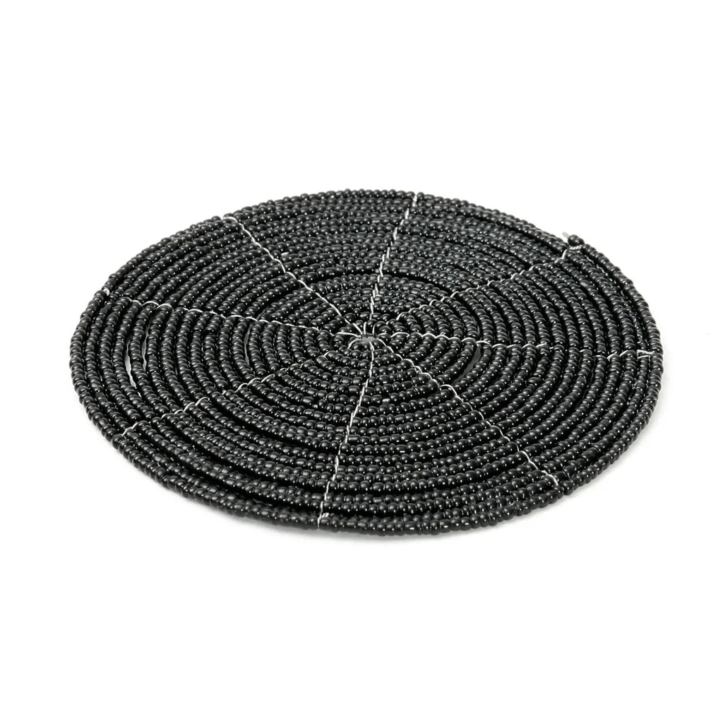 Dessous de verre rond en perles noires motif spirale, napperon circulaire élégant
