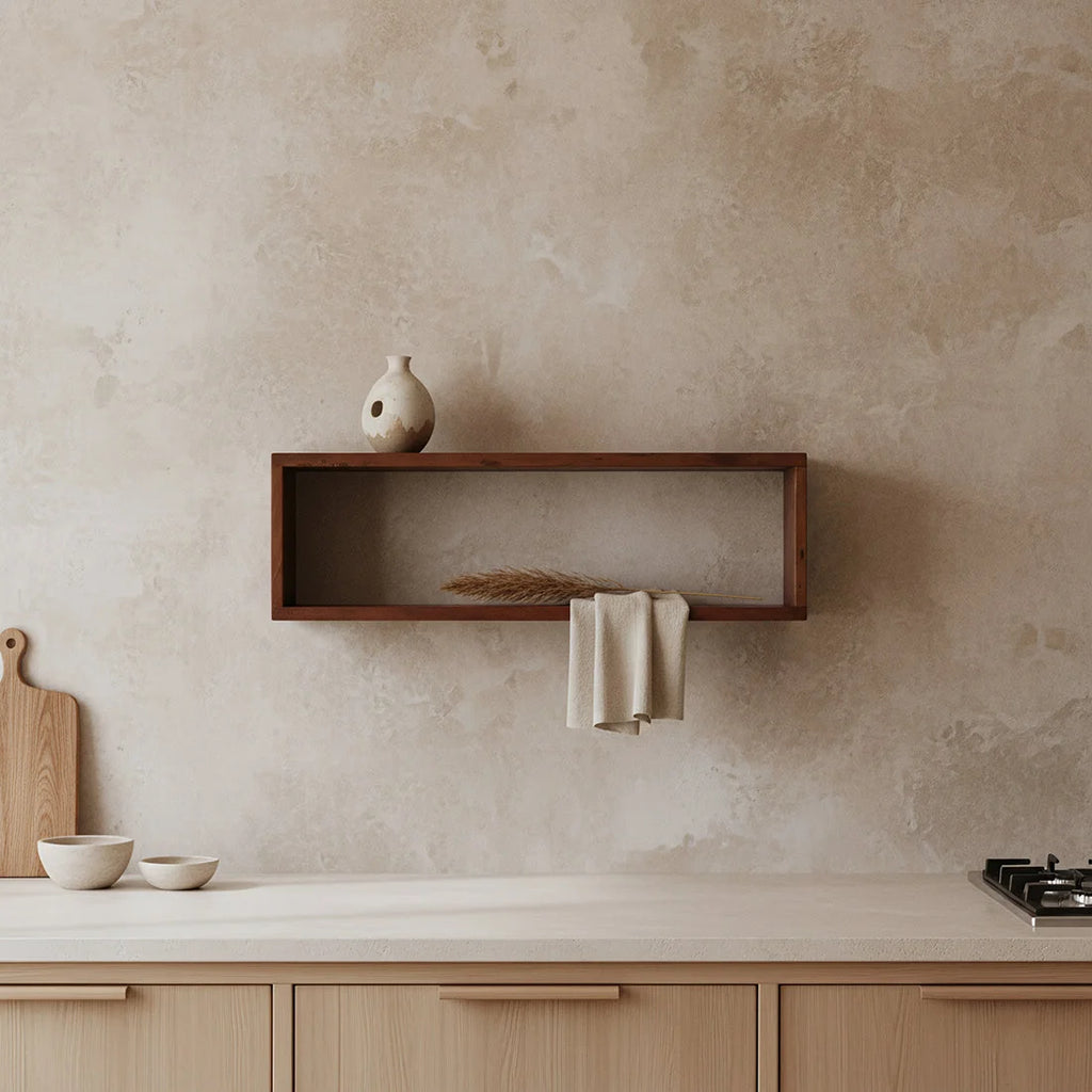 Étagère murale en bois recyclé brun rectangulaire 70x15 cm avec vase en céramique