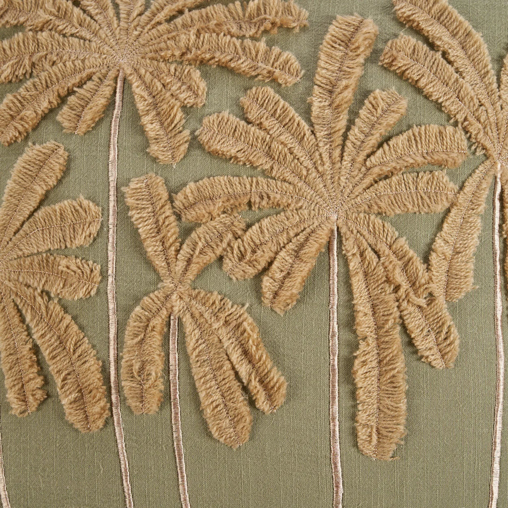 Housse de coussin coton vert olive avec broderie palmiers beige et franges