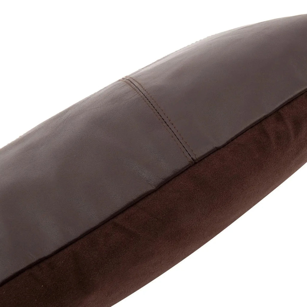 Coussin en cuir marron et daim deux tons avec coutures décoratives 30x50 cm