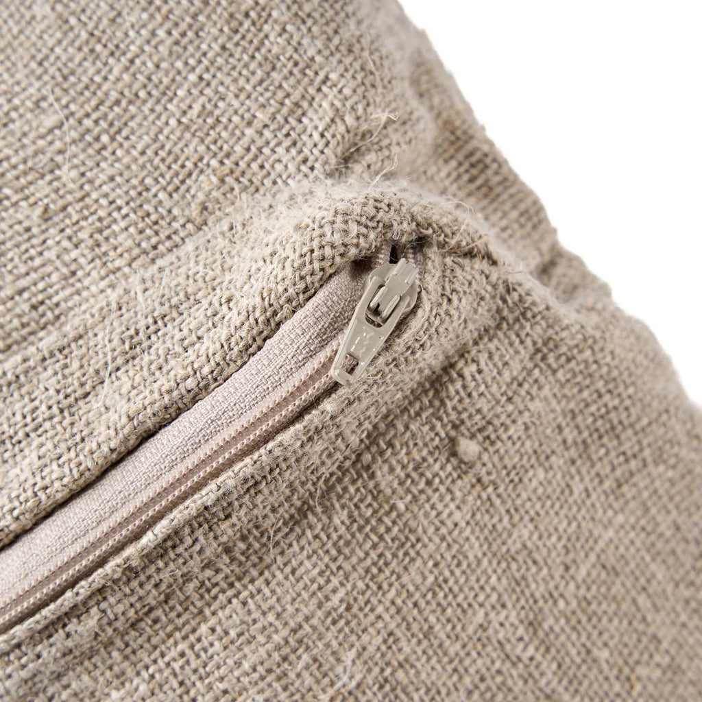 Housse de coussin lin beige naturel broderie centrale 50x50 cm