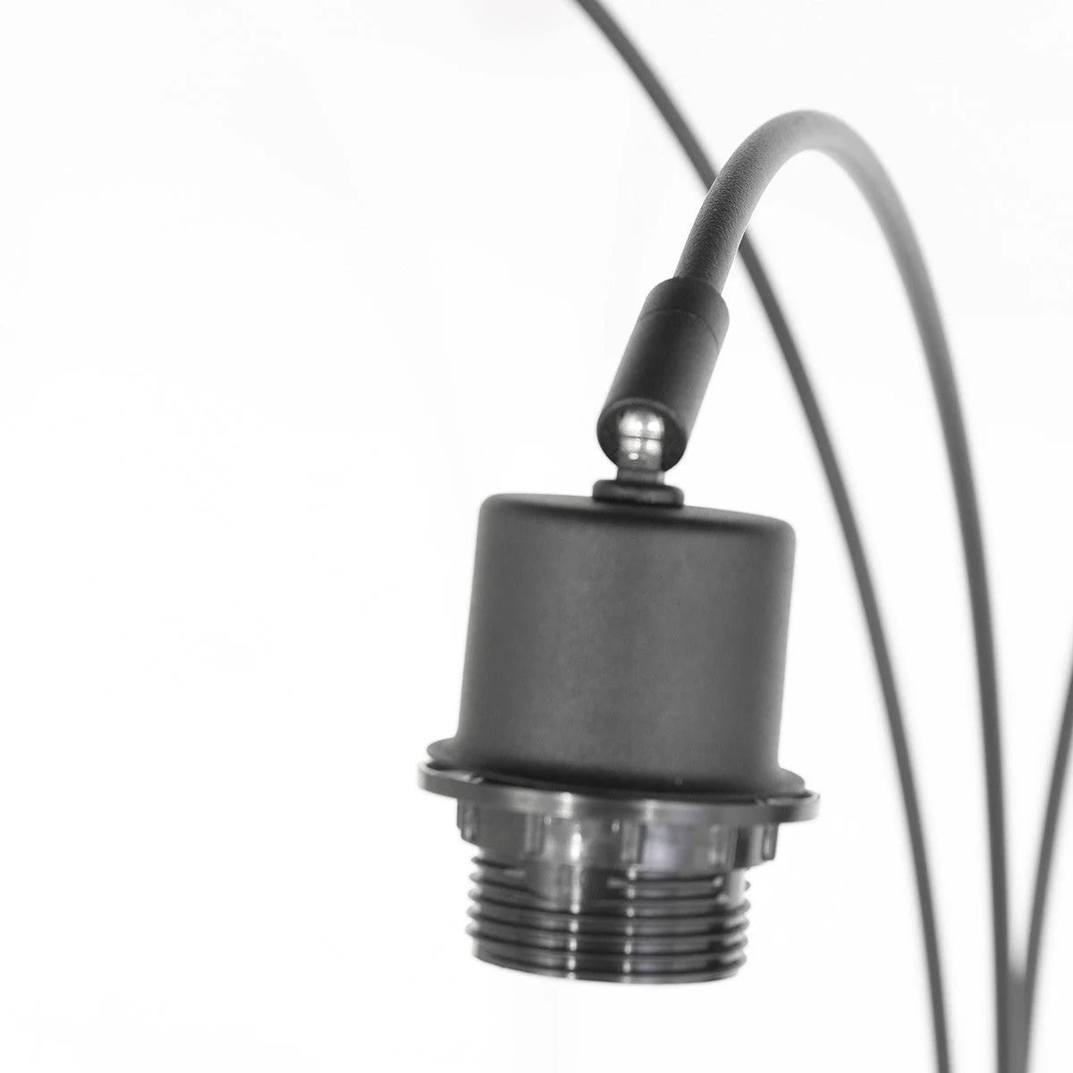 Applique en métal noir avec douille filetée pour le Lampadaire arqué 3 lumières