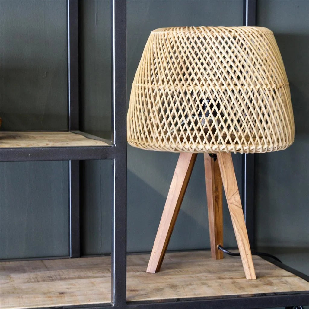Lampe à poser en rotin naturel ajouré, trépied bois clair Ø29 cm